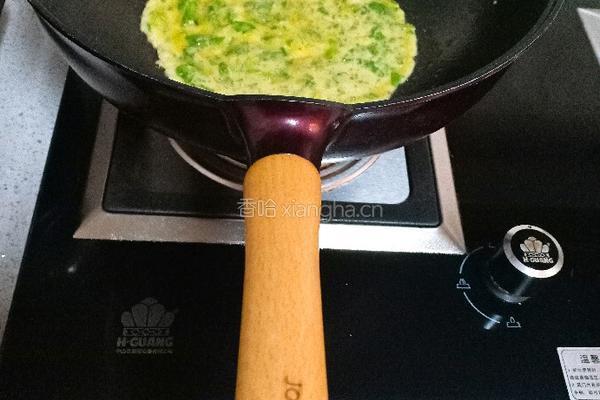 芹菜叶鸡蛋饼的做法图解6