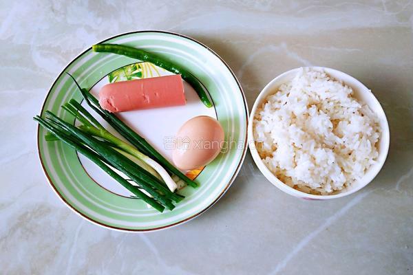 蛋炒饭的做法图解1
