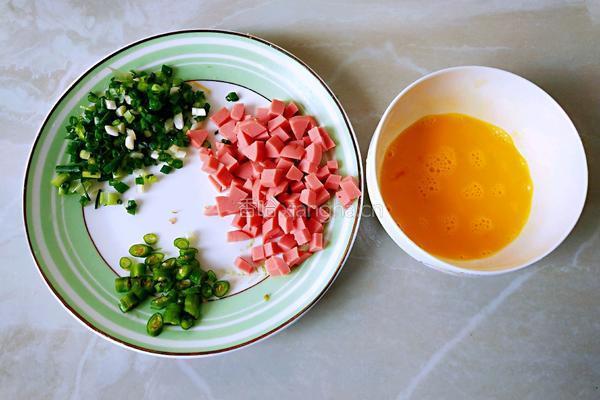 蛋炒饭的做法图解2