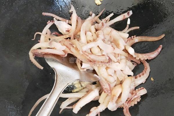 辣椒炒鱿鱼须的做法图解5