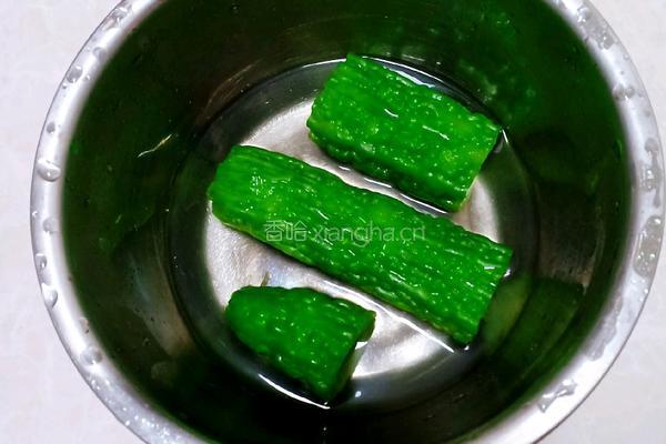香蕉苦瓜卷的做法图解4