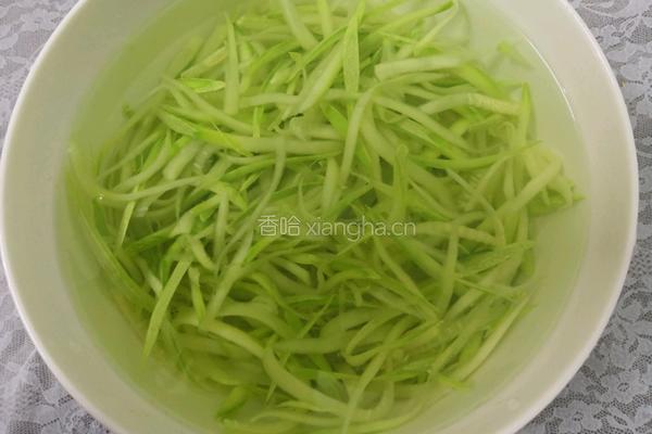 小番茄生瓜捞的做法图解5