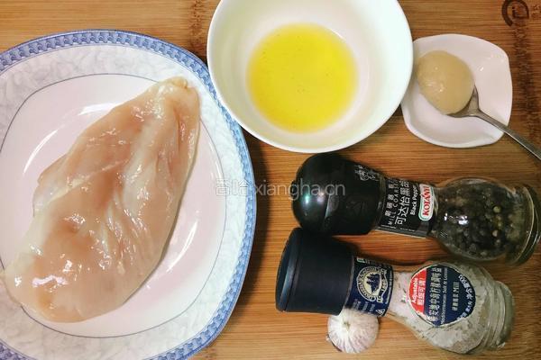 蒜香烤鸡胸肉的做法图解1