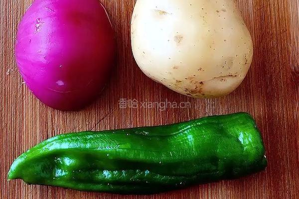 洋葱清炒土豆丝的做法图解1