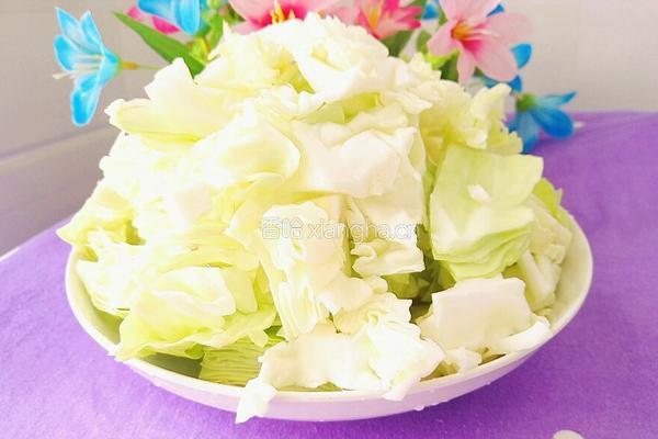 番茄炒莲花白的做法图解3