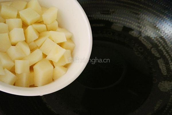 土豆黄瓜炒玉米的做法图解3