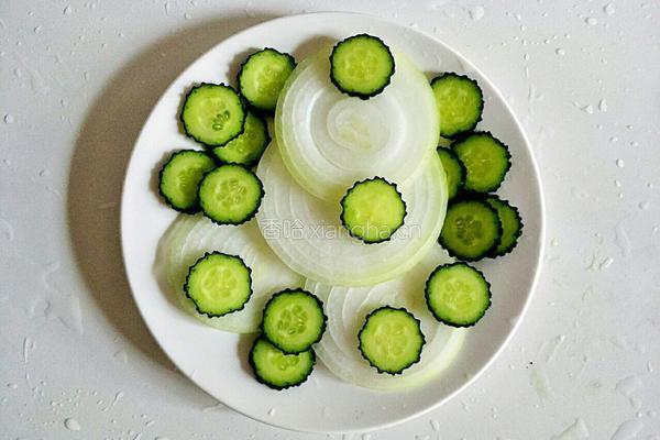 夏季清凉开胃桌边菜的做法图解3