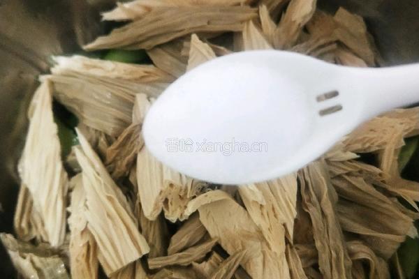 黄瓜拌腐竹的做法图解11
