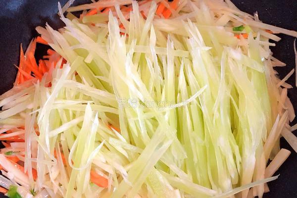 辣白菜醋溜三丝的做法图解6