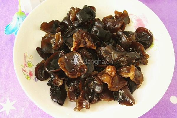 土豆黄瓜炒木耳的做法图解4