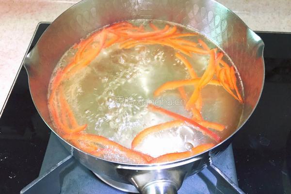 金枪鱼拌茼蒿杆的做法图解8