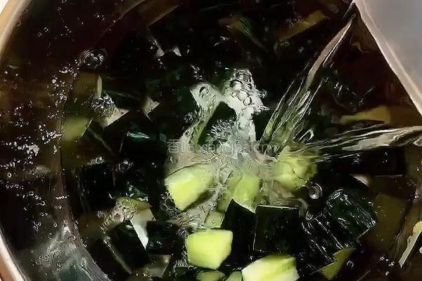 酱黄瓜的做法图解11