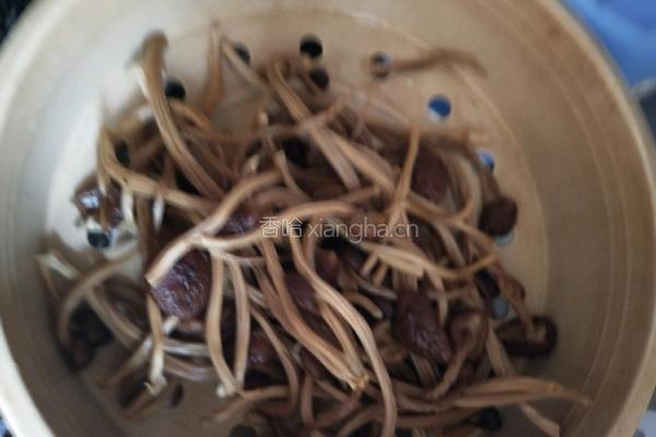 排骨茶树菇的做法图解5