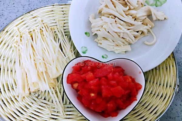 金针菇番茄豆腐汤的做法图解11