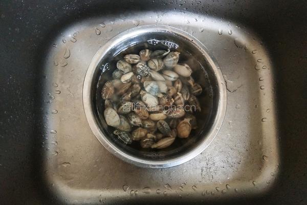 香辣紫苏花甲的做法图解2