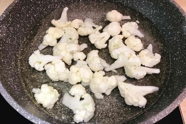 木耳拌花菜的做法图解6