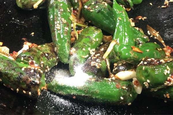 干爆青椒（少油减肥版）的做法图解8