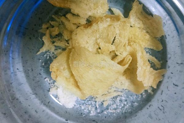 枸杞牛奶炖燕窝的做法图解1