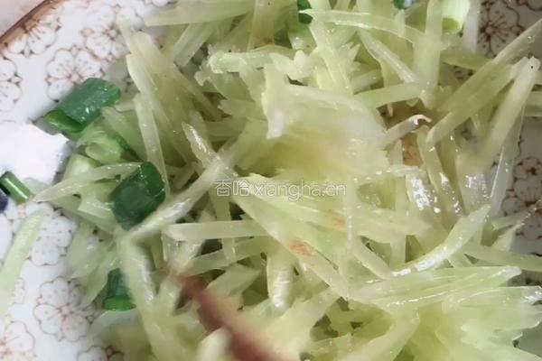 凉拌莴笋的做法图解9