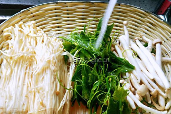 菌汤龙须菜的做法图解2