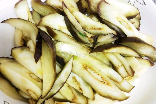 红萝卜蒸茄子的做法图解20