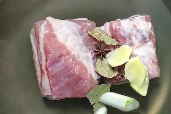 梅菜扣肉的做法图解1
