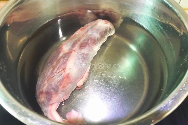 白切牛肉的做法图解1
