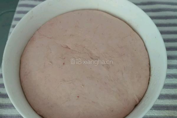 草莓面包的做法图解1