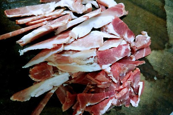 蒜薹炒肉的做法图解2