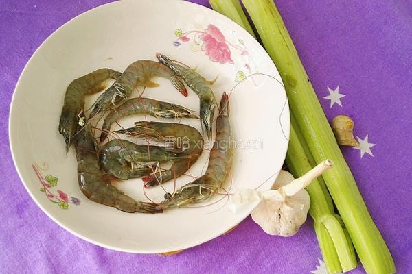 芹菜炒虾的做法图解1