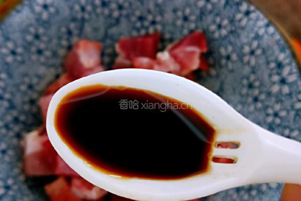 肉丁炒时蔬的做法图解4