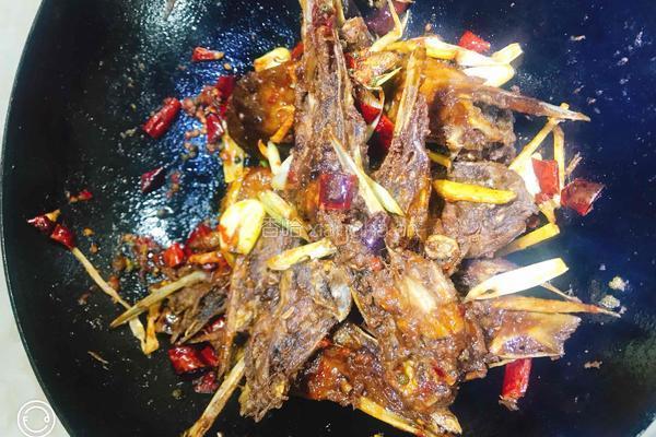 酥香鸭脑壳的做法图解11