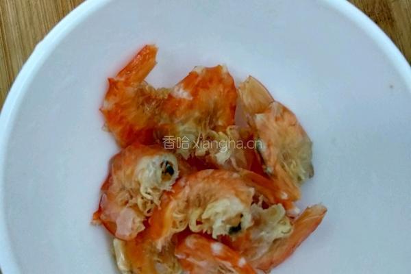 丝瓜炒干虾仁的做法图解3