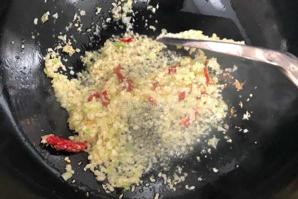 豆豉鲮鱼油麦菜的做法图解4