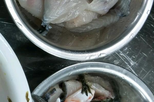 重庆酸菜鱼的做法图解3