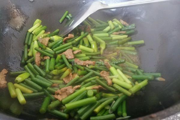 蒜苔香菇肉的做法图解8