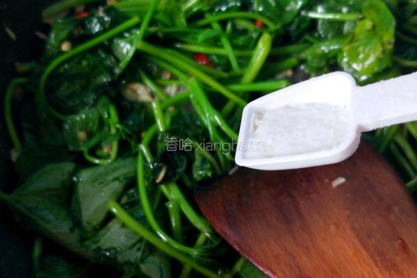 最接地气的抗癌明星菜#蒜蓉炒红薯叶的做法图解6