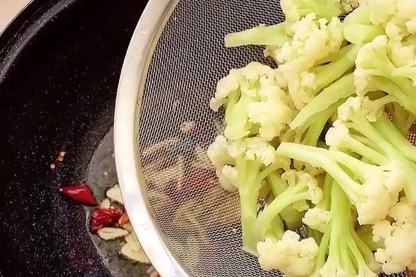 辣味菜花的做法图解11