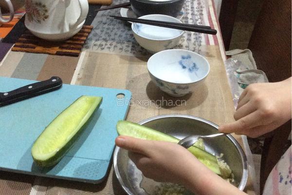 简易瓜果沙拉的做法图解2