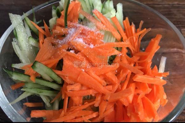 黄瓜鸡肉饼的做法图解3