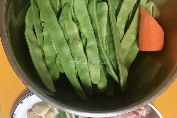 五花肉豆角丝的做法图解1