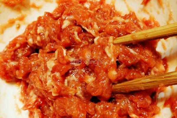 猪肉芹菜馄饨的做法图解2