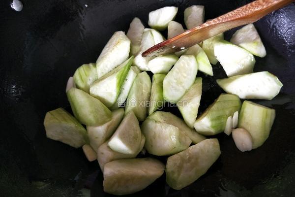 毛豆炒丝瓜的做法图解7