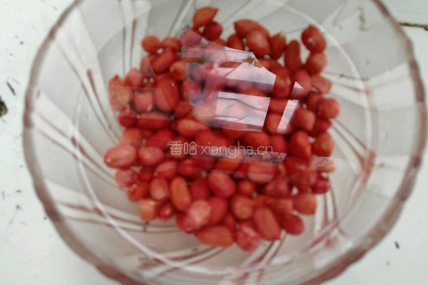 山药花生筒骨汤的做法图解4