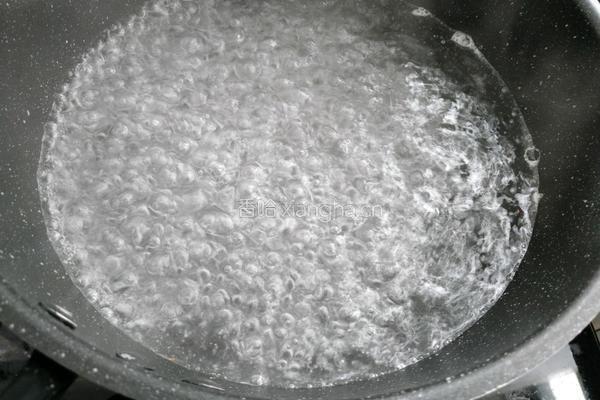 酸菜炒腰花的做法图解12