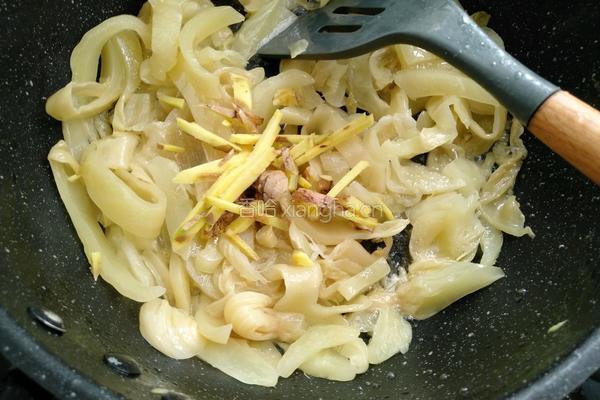 酸菜炒腰花的做法图解17