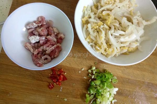 酸菜肉丝面的做法图解4