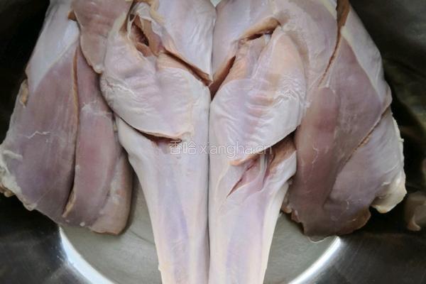 蔬菜烤火鸡腿的做法图解1
