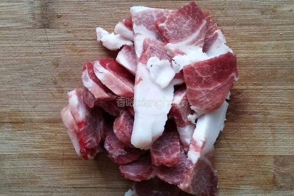 有机菜花炒肉的做法图解1