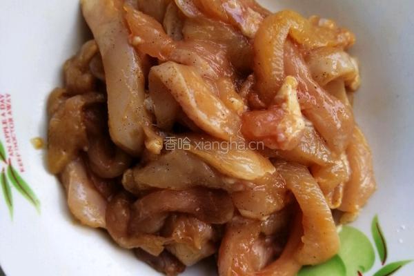 青椒炒鸡胸肉和贝贝南瓜的做法图解4